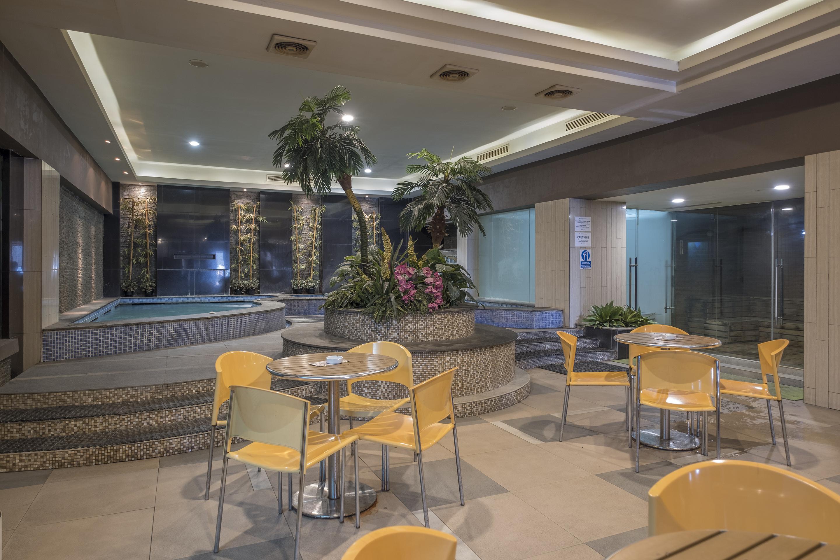 Aswin And Hotel Makassar