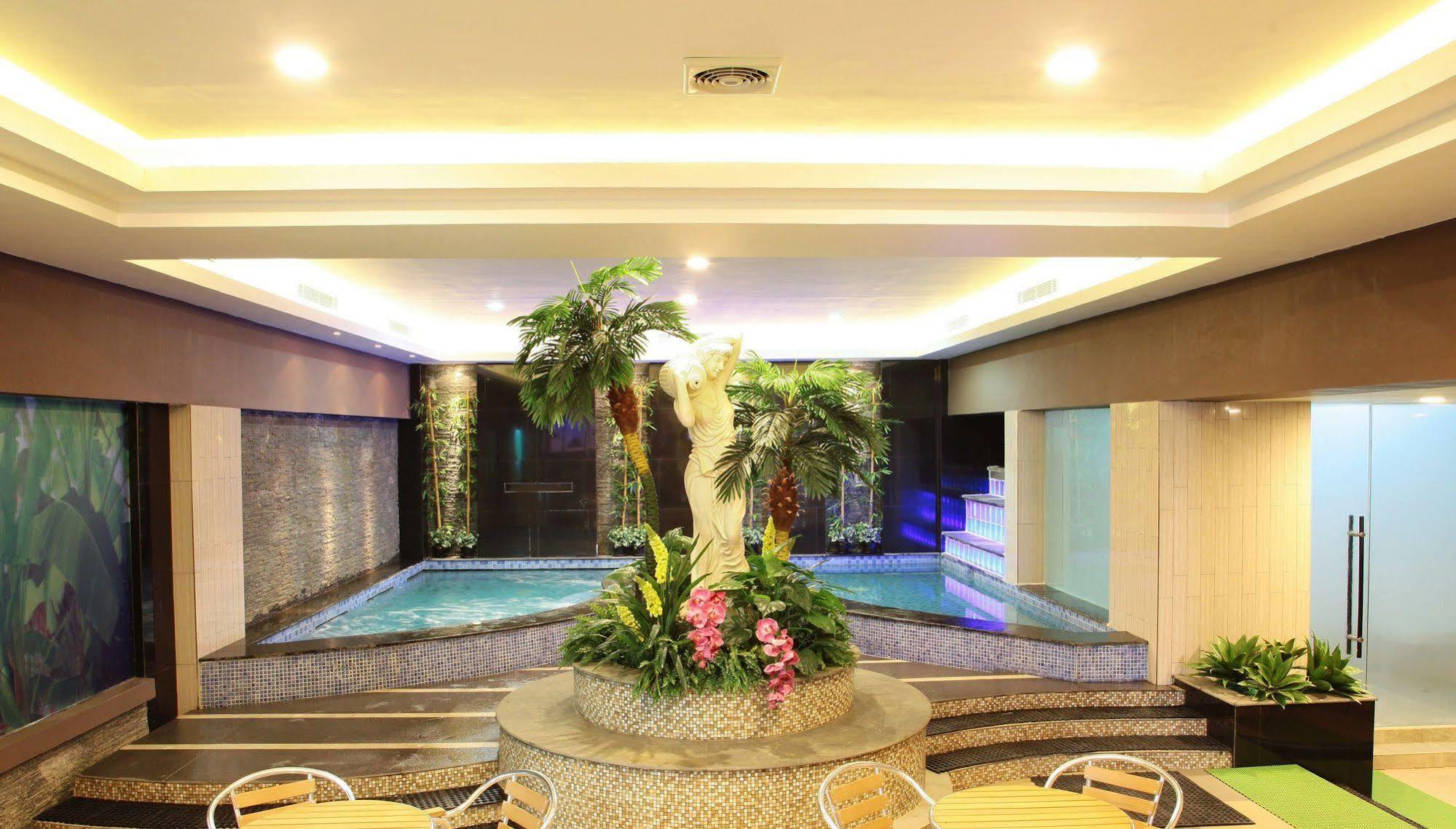 Aswin And Hotel Makassar