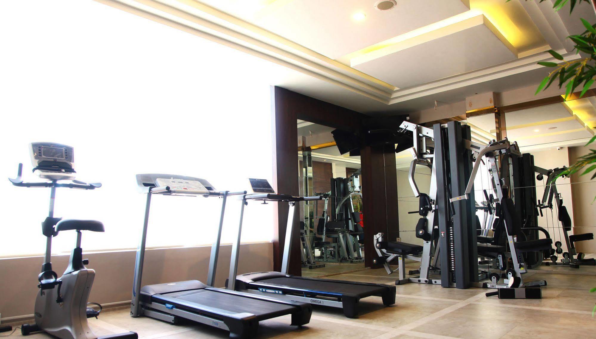 Aswin And Hotel Makassar
