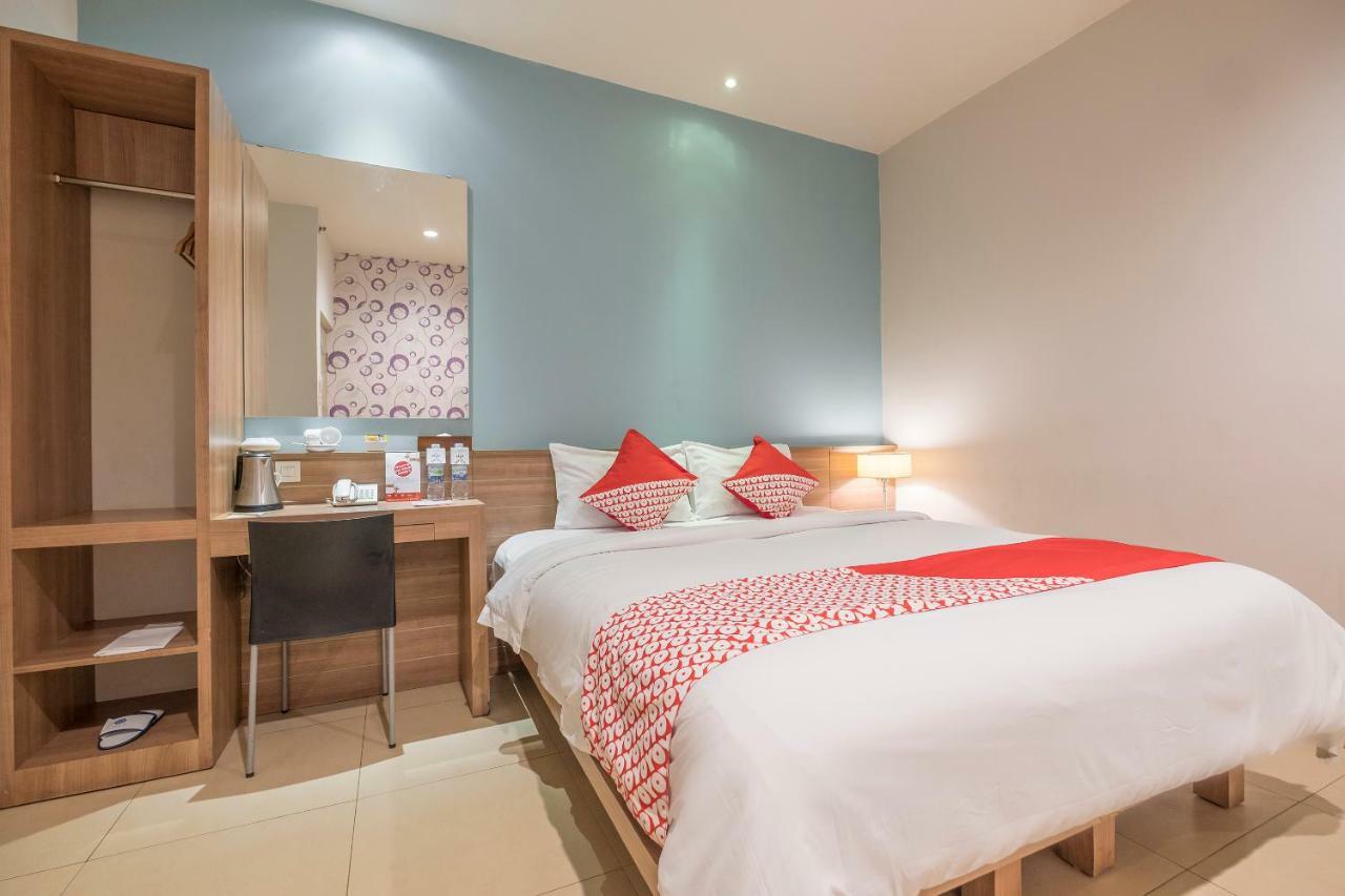 Aswin And Hotel Makassar